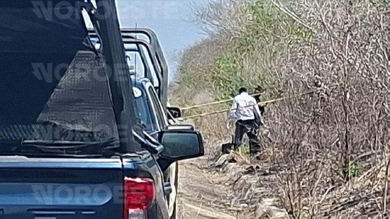 $!Localizan a un hombre sin vida y envuelto en una cobija en la carretera estatal a Mármol, al norte de Mazatlán