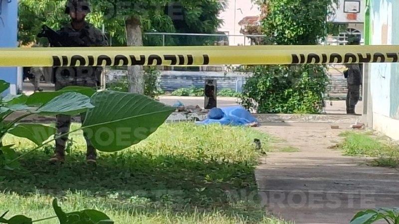 $!Asesinan a balazos a un hombre en un andador del Infonavit Alarcón en Mazatlán