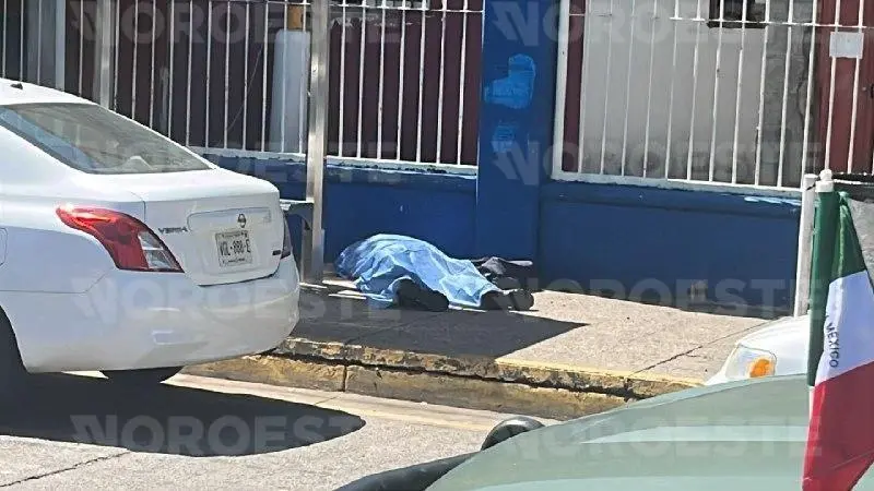 $!Asesinan a balazos a un joven frente a Ciudad Universitaria en Culiacán