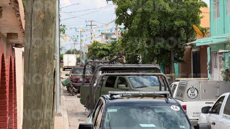 $!Ataque armado en Villa Unión deja un muerto y un herido dentro del antiguo mercadito