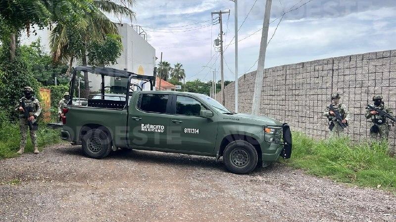 $!Localizan artefactos explosivos frente a salón de eventos en la salida norte de Culiacán