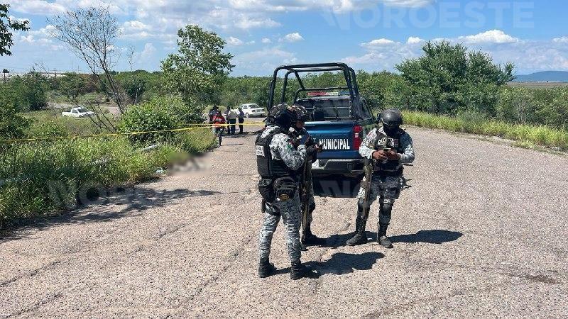 $!Abandonan restos humanos junto a la carretera La 12, en la sindicatura de Costa Rica, Culiacán