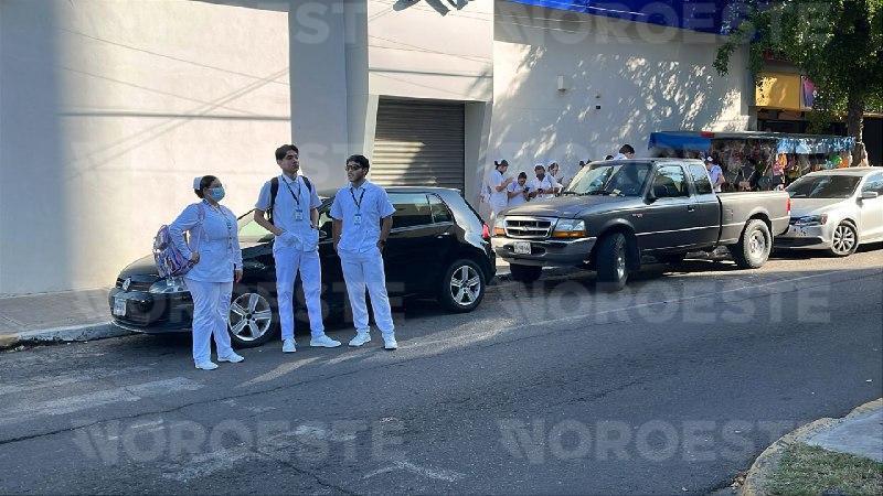 $!Evacúan Hospital Pediátrico en Culiacán tras derrame de químico en área de hemodiálisis