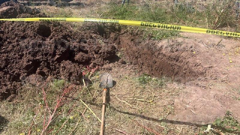 $!Hallan cuerpo sepultado en tierras de cultivo del campo Romero, en Navolato