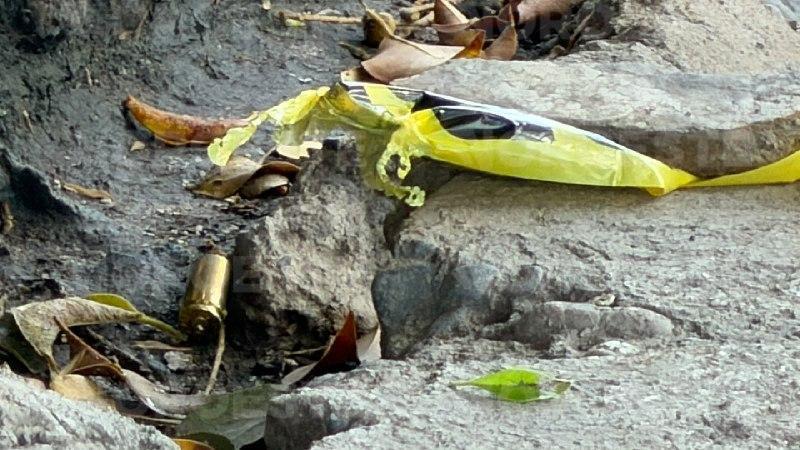 $!Balean a agente de Tránsito en la colonia Flores Magón de Mazatlán mientras desayunaba; hay un detenido