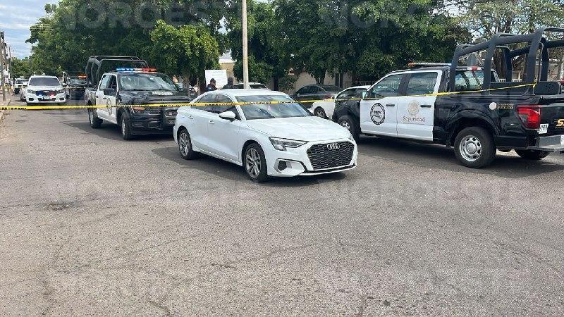$!Civiles armados despojan vehículo a mujer y abandonan auto con reporte de robo en Culiacán