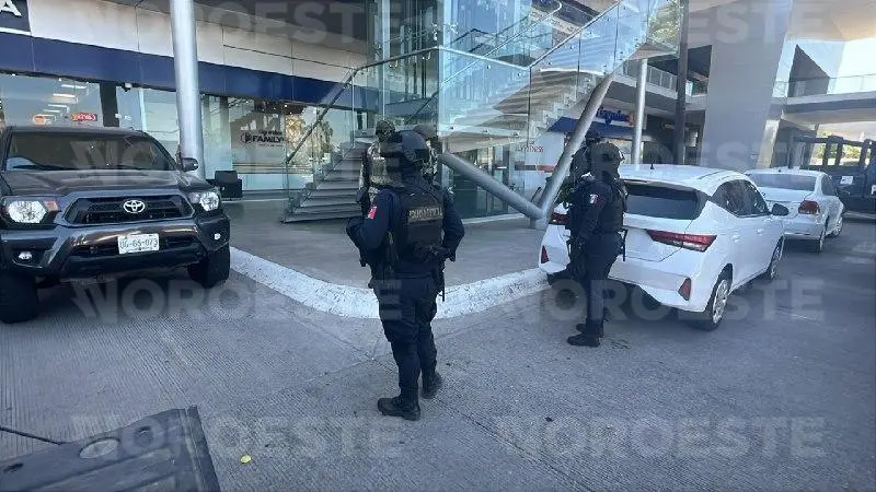 $!Guardia bancario es asesinado al frustrar asalto en plaza comercial de Culiacán