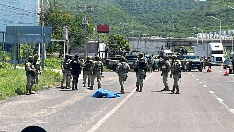 $!Ataque a balazos deja un hombre muerto sobre La Costerita, en Culiacán
