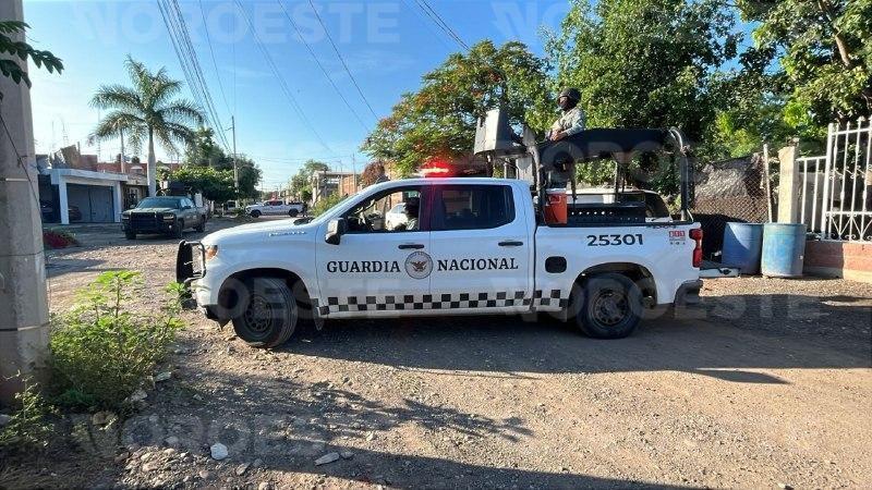 $!¡Iba a trabajar y le dispararon! Atacan a policía en Aguaruto, Culiacán