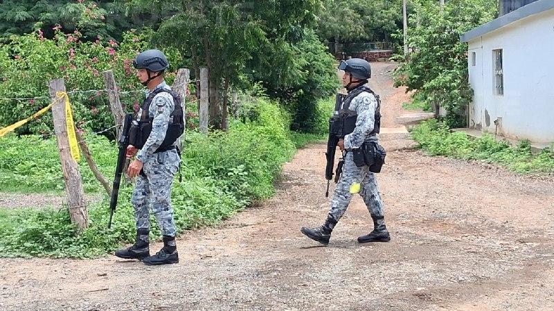 $!Autoridades despliegan operativo tras incursión armada en El Chilillo, al norte de Mazatlán; hallan auto baleado