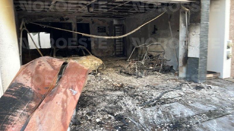 $!Civiles armados incendian dos casas durante la madrugada en la colonia Portalegre, Culiacán
