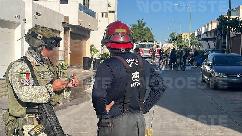 $!Grupo armado incendia residencia en el sector La Conquista de Culiacán