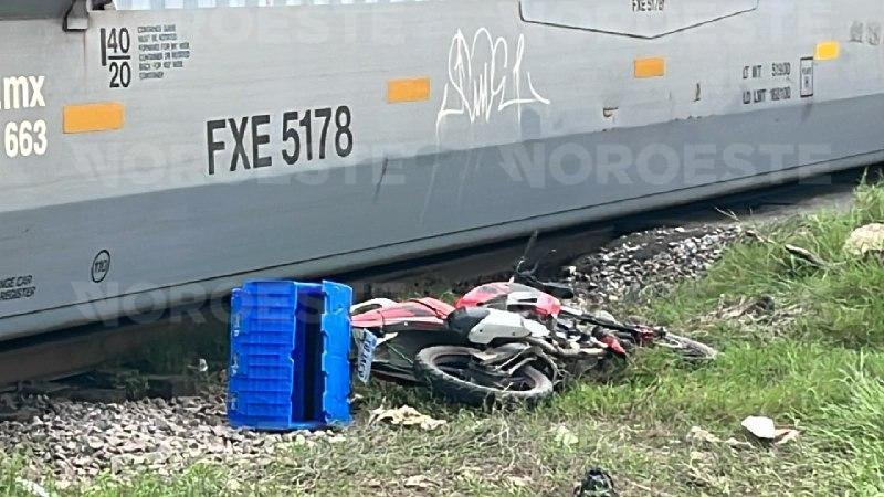 $!Muere motociclista arrollado por el tren en el bulevar Las Torres, en Culiacán