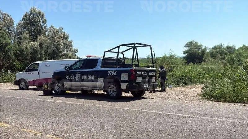 $!Hallan cadáver envuelto en sábanas cerca del trébol de Costa Rica, en Culiacán
