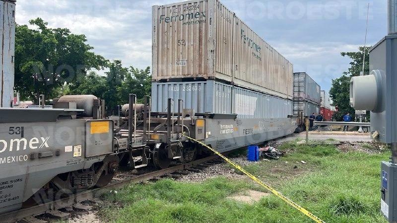 $!Muere motociclista arrollado por el tren en el bulevar Las Torres, en Culiacán
