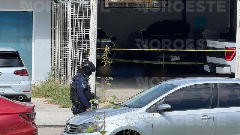 $!Asesinan a dos hombres a balazos en taller mecánico del fraccionamiento Real del Valle en Mazatlán