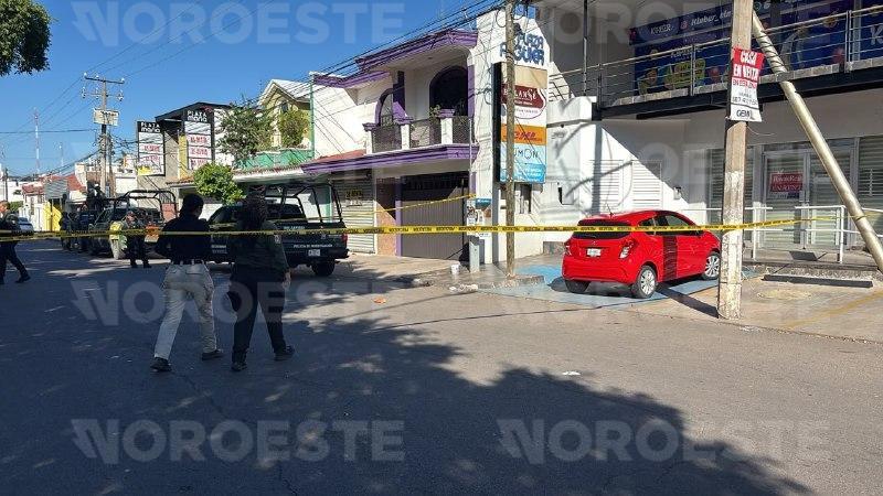 $!Privan de la libertad a hombre al salir de gimnasio en Las Quintas, Culiacán