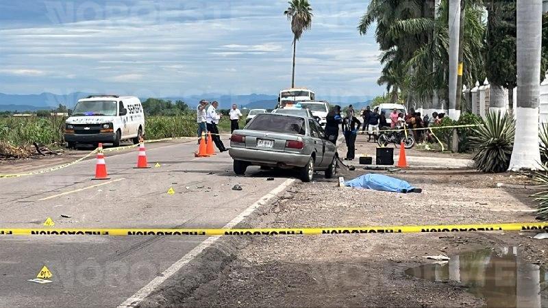 $!Muere joven motociclista tras chocar de frente contra un automóvil en Navolato