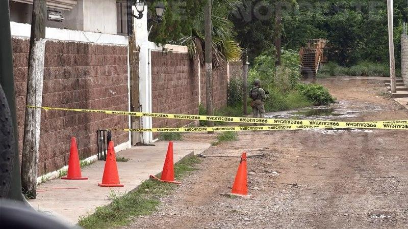 $!Localizan artefactos explosivos frente a salón de eventos en la salida norte de Culiacán