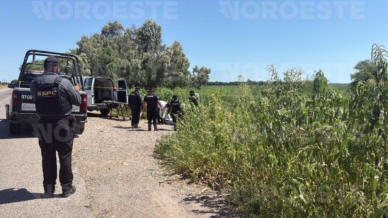 $!Hallan cadáver envuelto en sábanas cerca del trébol de Costa Rica, en Culiacán
