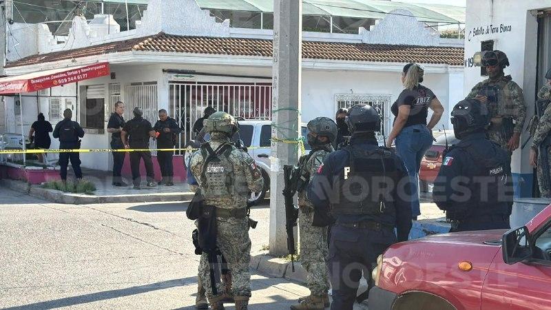 $!Asesinan a balazos a un hombre dentro de un negocio de comida en la colonia Francisco Villa de Mazatlán