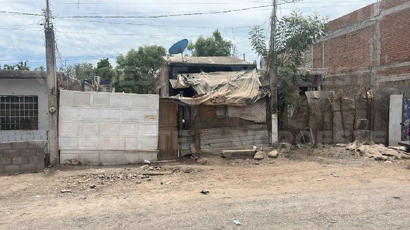$!Hallan a un hombre y una mujer sin vida en una vivienda en la Colonia 8 de Febrero, en Culiacán
