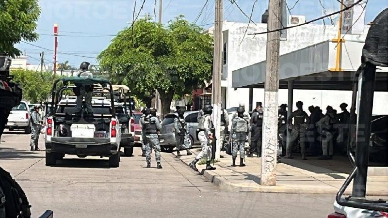 $!Ataque a la Guardia Nacional desata persecución en Culiacán; detienen a dos y aseguran una casa