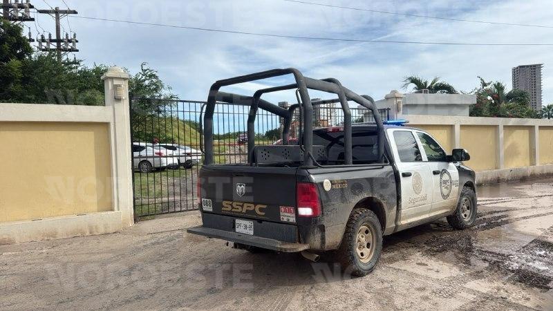$!Encuentran flotando cuerpo de mujer cerca de la escollera de la Marina Mazatlán