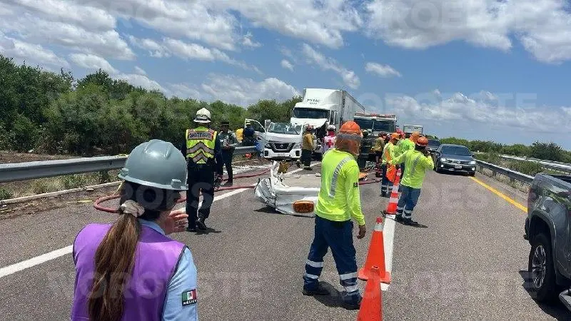 $!Mueren dos trabajadores de la Autopista Mazatlán-Culiacán tras choque de tráiler en Costa Rica