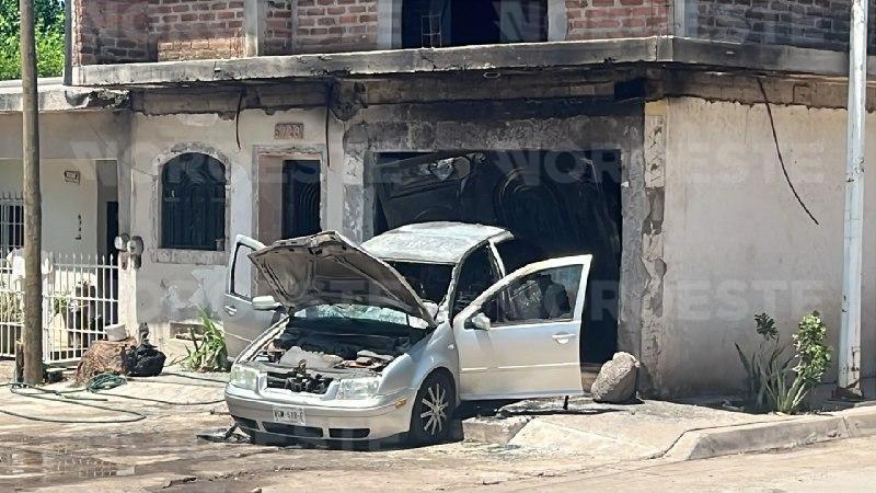 $!Atacan vivienda e incendian vehículo en la colonia 5 de Febrero; suman 7 inmuebles agredidos en Culiacán