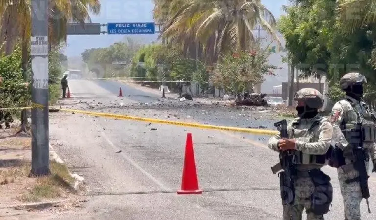 La SSPE reportó un vehículo destruido y una tienda vandalizada tras hechos violentos esta madrugada en Escuinapa.