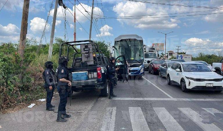Balean vehículo con escoltas de hija del Gobernador; hay un herido