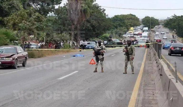 Estudiante pierde la vida al ser atropellada en la carretera Internacional en El Castillo, Mazatlán