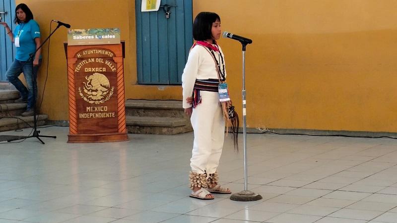 $!La pequeña Diossara ofreció cantos en lengua Yoremnokki y danzó Pascola.