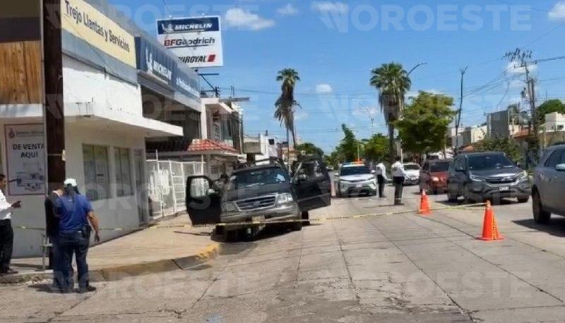 $!Automovilista muere tras sufrir aparente paro cardíaco en Los Mochis