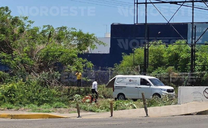 $!Hallan a pareja asesinada dentro de vivienda improvisada en la colonia Jacarandas de Mazatlán