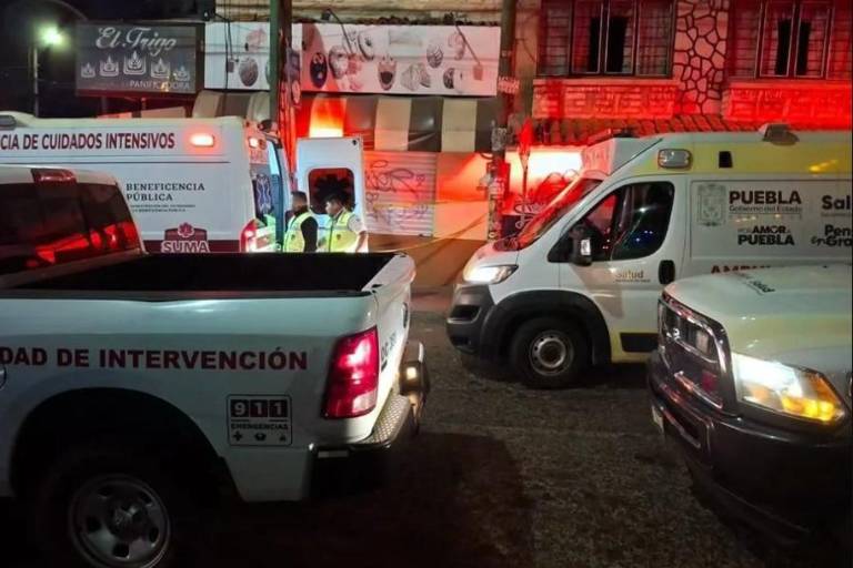 Cinco personas muertas tras ataque e incendio en bar de Puebla