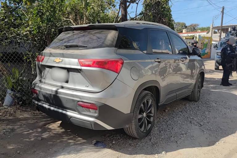 Aseguran un vehículo con reporte de robo en la sindicatura de Costa Rica