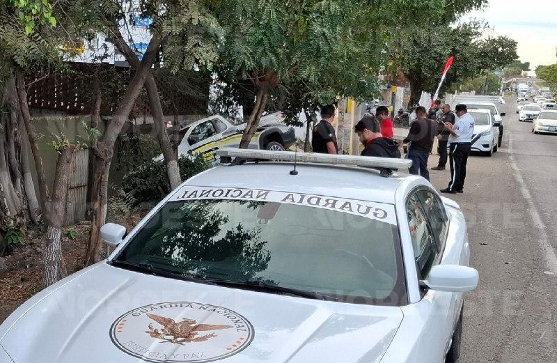 $!Registran choque por alcance en la salida sur de Mazatlán; reportan daños materiales