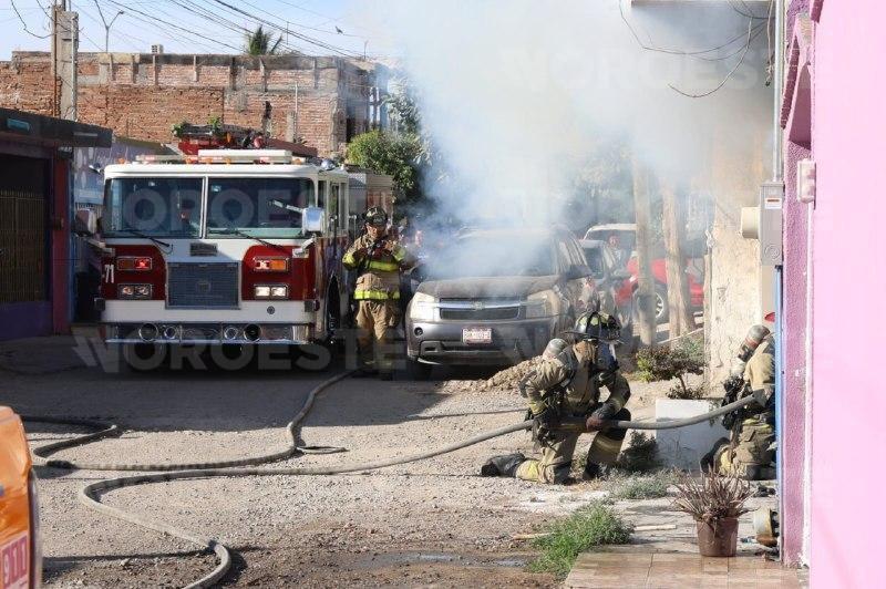 $!Se incendia vivienda en la Colonia Flores Magón, en Mazatlán; evacuan centro de rehabilitación de mujeres