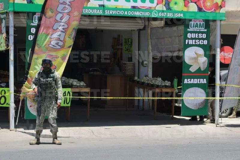 $!Atacan a balazos a un hombre dentro de frutería en el sector Chulavista, al sur de Culiacán