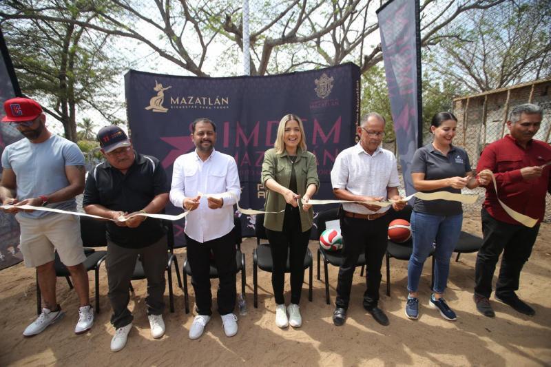 $!Inauguran cancha de voleibol en la sindicatura de El Roble