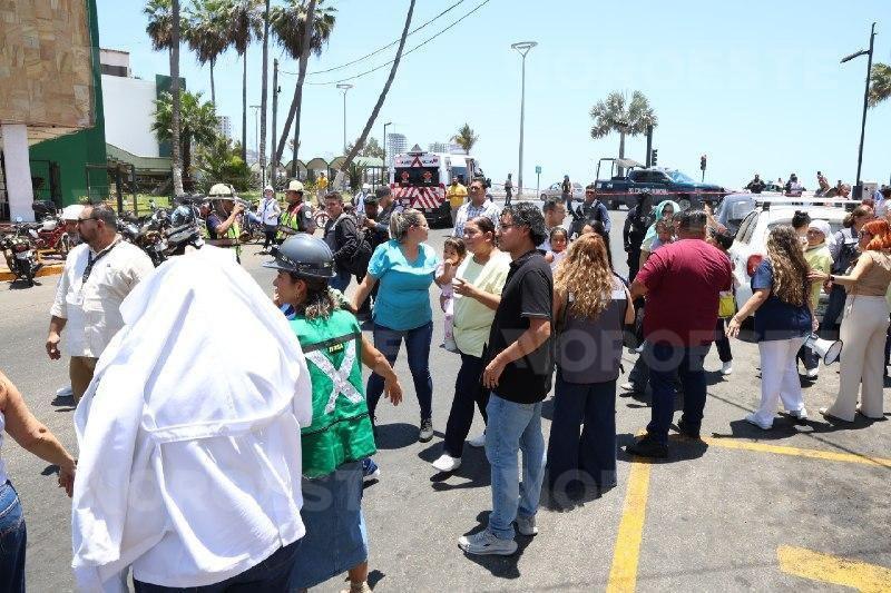 $!Fuga de gas moviliza a cuerpos de auxilio y provoca evacuación en clínica del IMSS en Mazatlán
