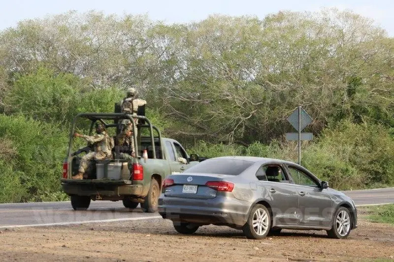 $!Ataque armado dentro de restaurante deja una mujer asesinada y tres heridos en El Habal, al norte de Mazatlán
