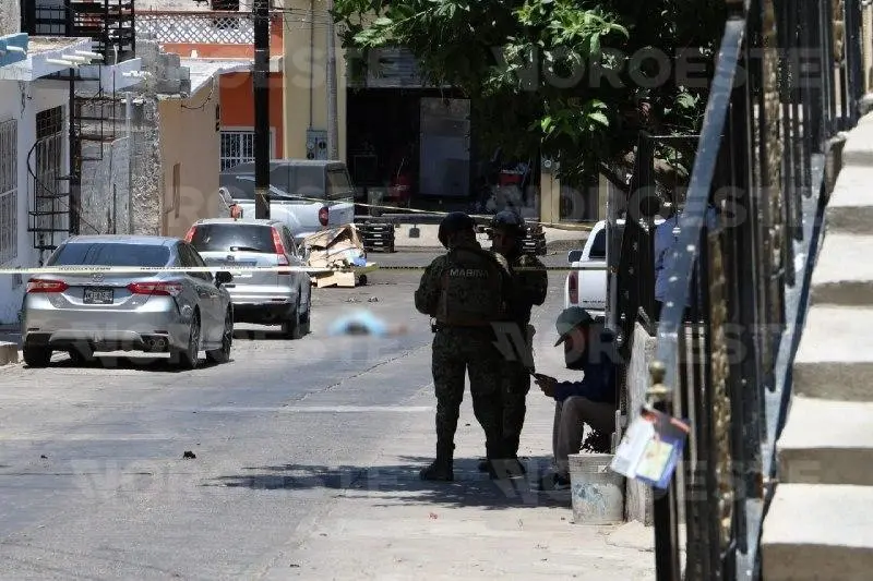 $!Homicidio en el Centro de Mazatlán: asesinan a un hombre a tiros este viernes