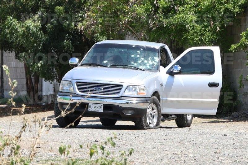 $!Ataque armado deja un hombre asesinado dentro de una camioneta en Real Pacífico, Mazatlán