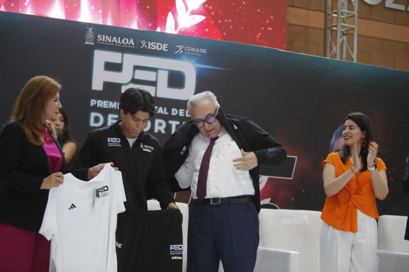 $!Reconocen a Luis Carlos López y Aarón Ibarra con el Premio Estatal del Deporte 2025