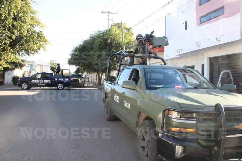 $!Implementan operativo policías estatales y Ejército en Villa del Real, Culiacán