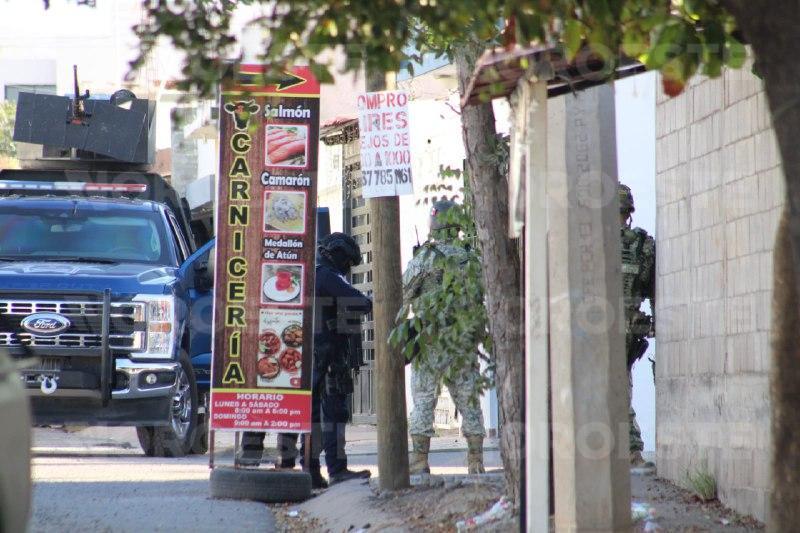 $!Implementan operativo policías estatales y Ejército en Villa del Real, Culiacán