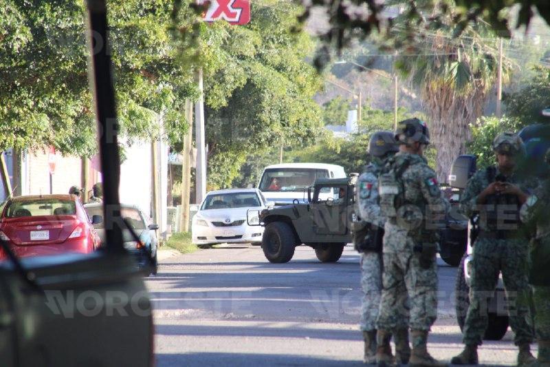 $!Implementan operativo policías estatales y Ejército en Villa del Real, Culiacán